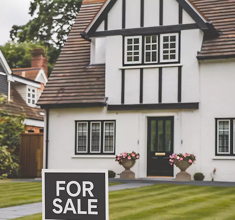 The Top-Rated Buyer to Sell House Off Market in Islip, NY