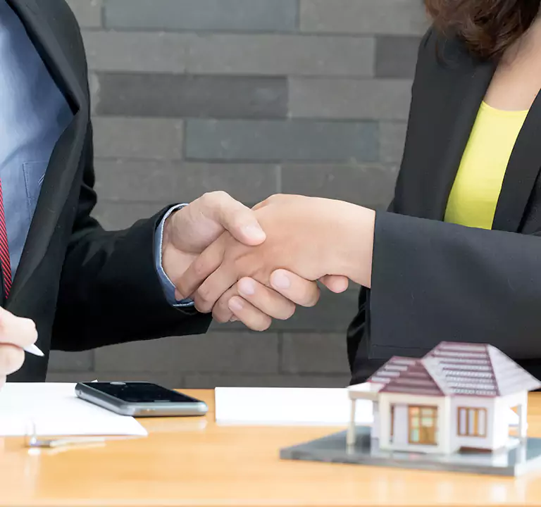 Why Sell to Us Instead of Letting the Home Go to Auction in Islip, NY?